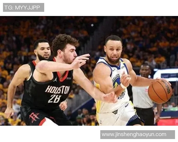 勇士与爵士季后赛第三场激战回顾球星表现与战术分析