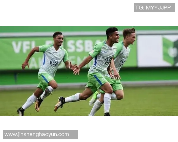 国安在主场迎战墨尔本胜利全力争胜展现球队实力与斗志